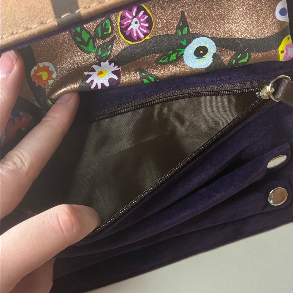 St Jude Rose Metallic Gold Trifold Travel Jewelry Pouch Flower Vine 4”x8” - Picture 8 of 8